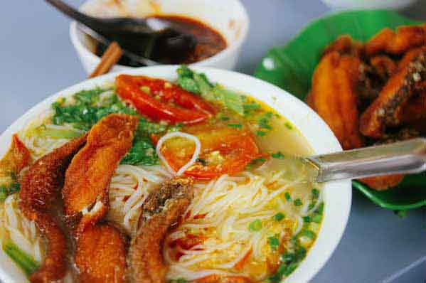 1 bát bún cá chứa bao nhiêu calo? Ăn bún cá có béo không?