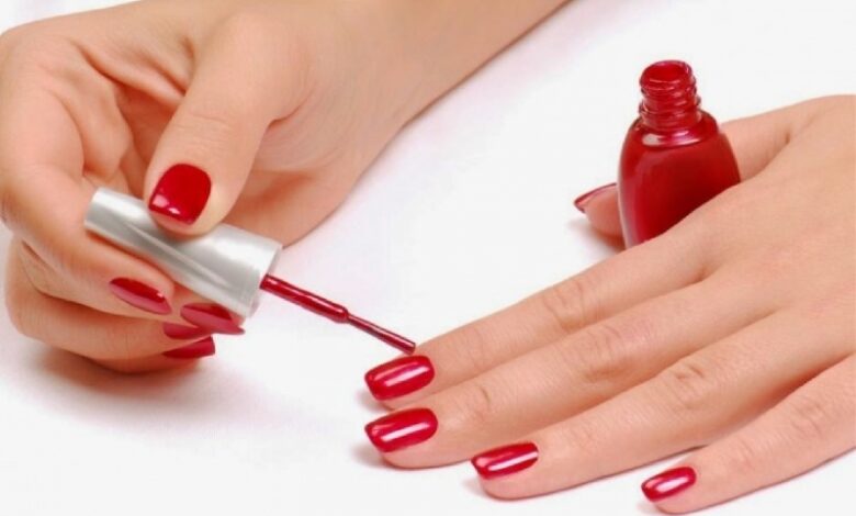 Hướng dẫn các bước sơn móng tay đẹp đơn giản