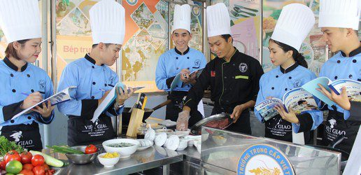 5 địa chỉ dạy nấu ăn chuyên nghiệp ở TPHCM - Sài Gòn Tiếp Thị
