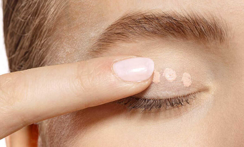 Cách đánh phấn mắt cho người mới bắt đầu mang lại vẻ đẹp tự nhiên