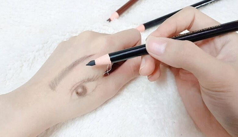 Cách chọn mua chì kẻ chân mày phù cho người mới bắt đầu