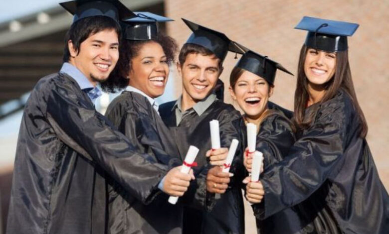 Học 2 trường đại học cùng lúc: Nên hay không? - JobsGO Blog