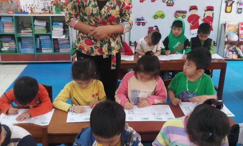 Xây dựng cộng đồng học tập cho giáo viên mầm non
