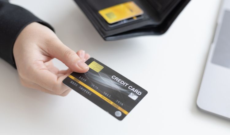 Credit Card là gì? Những lợi ích hấp dẫn của Credit Card bạn nên biết