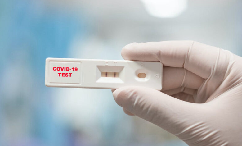 Dương tính Covid là gì? Phải làm gì trong trường hợp này? | Medlatec