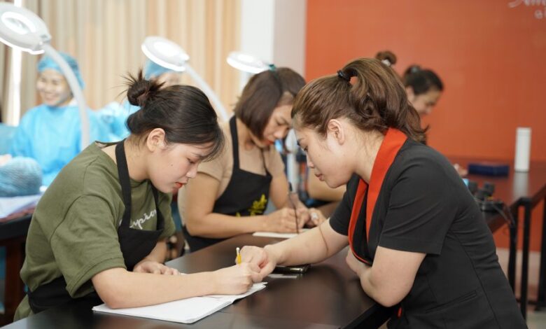 CHI PHÍ HỌC PHUN XĂM THẨM MỸ LÀ BAO NHIÊU?