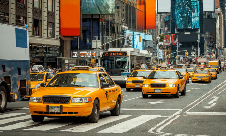 Giá xe taxi bao nhiêu tiền 1km? Cách tính giá cước taxi - Hoài Travel
