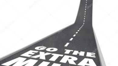 Go On là gì và cách dùng cụm từ Go On trong câu Tiếng Anh