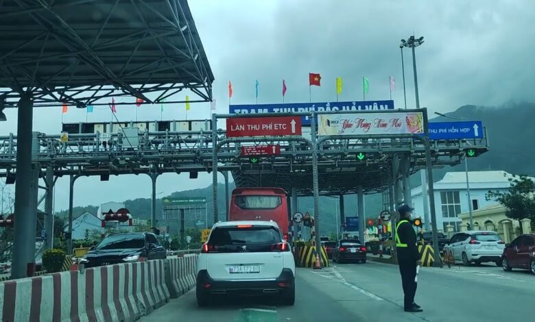 Hầm đèo Hải Vân dài bao nhiêu km?