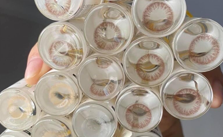 Kính áp Tròng (Lens) Cận Thị Giá bao nhiêu? Loại nào tốt nhất?