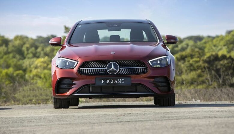 Giá xe Mercedes-Benz E 300 AMG kèm ưu đãi tháng 4/2023