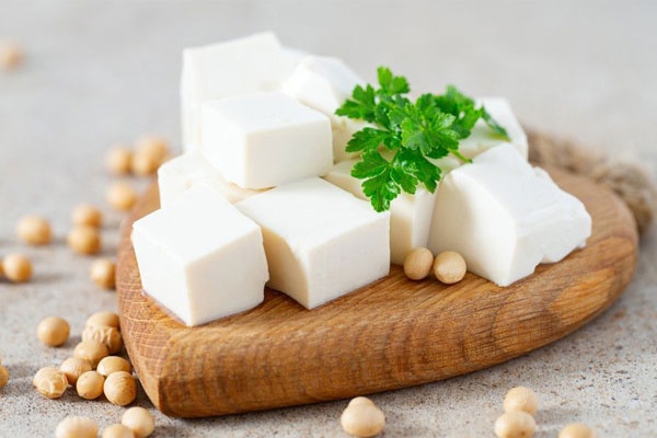 Phun môi có được ăn đậu phụ không? 4 Điều phải ghi nhớ