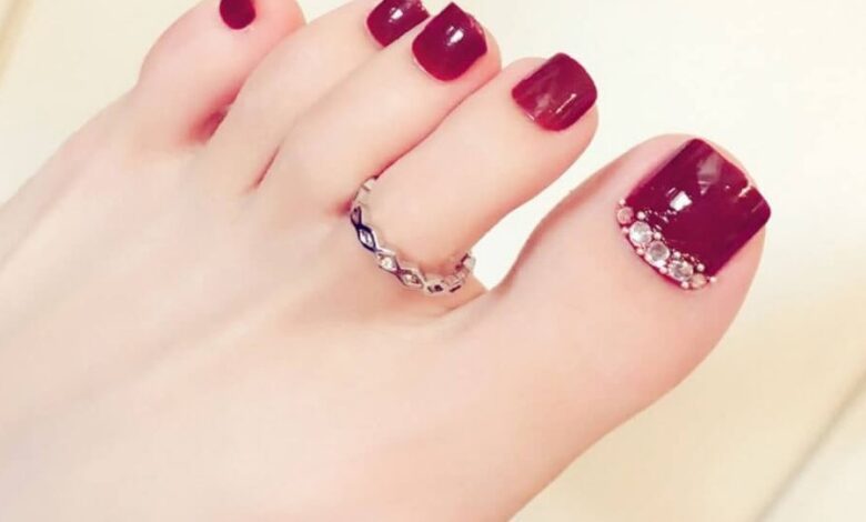 Hướng dẫn Các bước sơn gel đính đá chị em cần nhớ khi làm đẹp