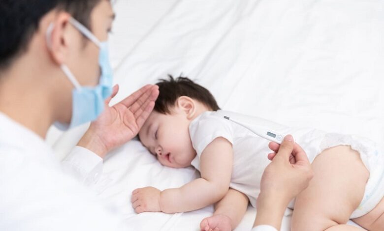 Sốt siêu vi ở trẻ: Triệu chứng, cách chăm sóc và phòng ngừa
