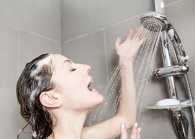 Tới tháng có nên tắm nước lạnh không?