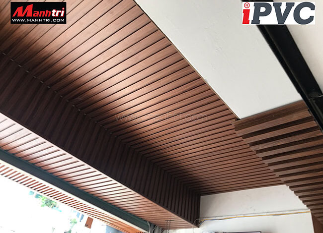 Trần nhựa bao nhiêu tiền 1m2? Chi phí thi công trần nhựa
