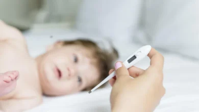 Bao nhiêu độ là sốt ở trẻ em? Hướng dẫn cách hạ sốt cho trẻ tại nhà