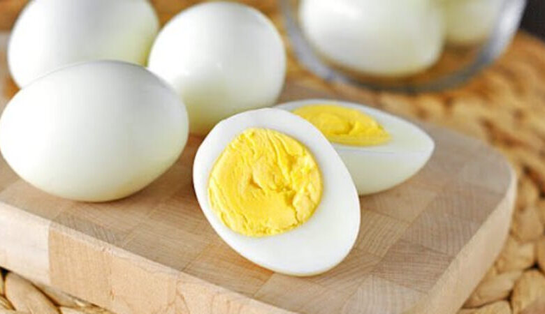 1 quả trứng gà bao nhiêu calo? Ăn trứng gà nhiều có tốt không?