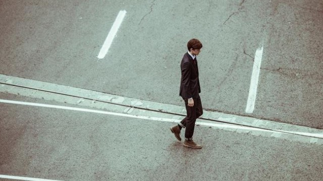 Trưởng thành là khi ta học được cách đối mặt với tất cả. - Karofi.com