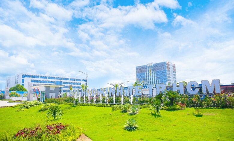 UEH là trường gì? Giải đáp “1001” thắc mắc về trường UEH - JobsGO