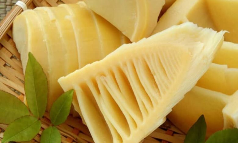 Phun môi ăn măng được không? Kiêng trong bao lâu?