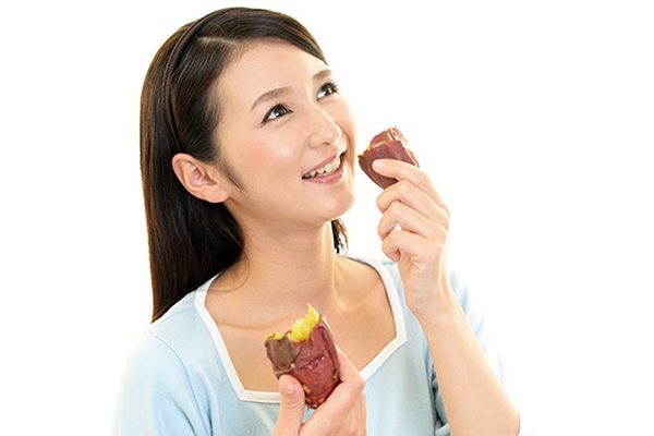 Xăm môi có ăn khoai lang được không? 6 Điều cần biết